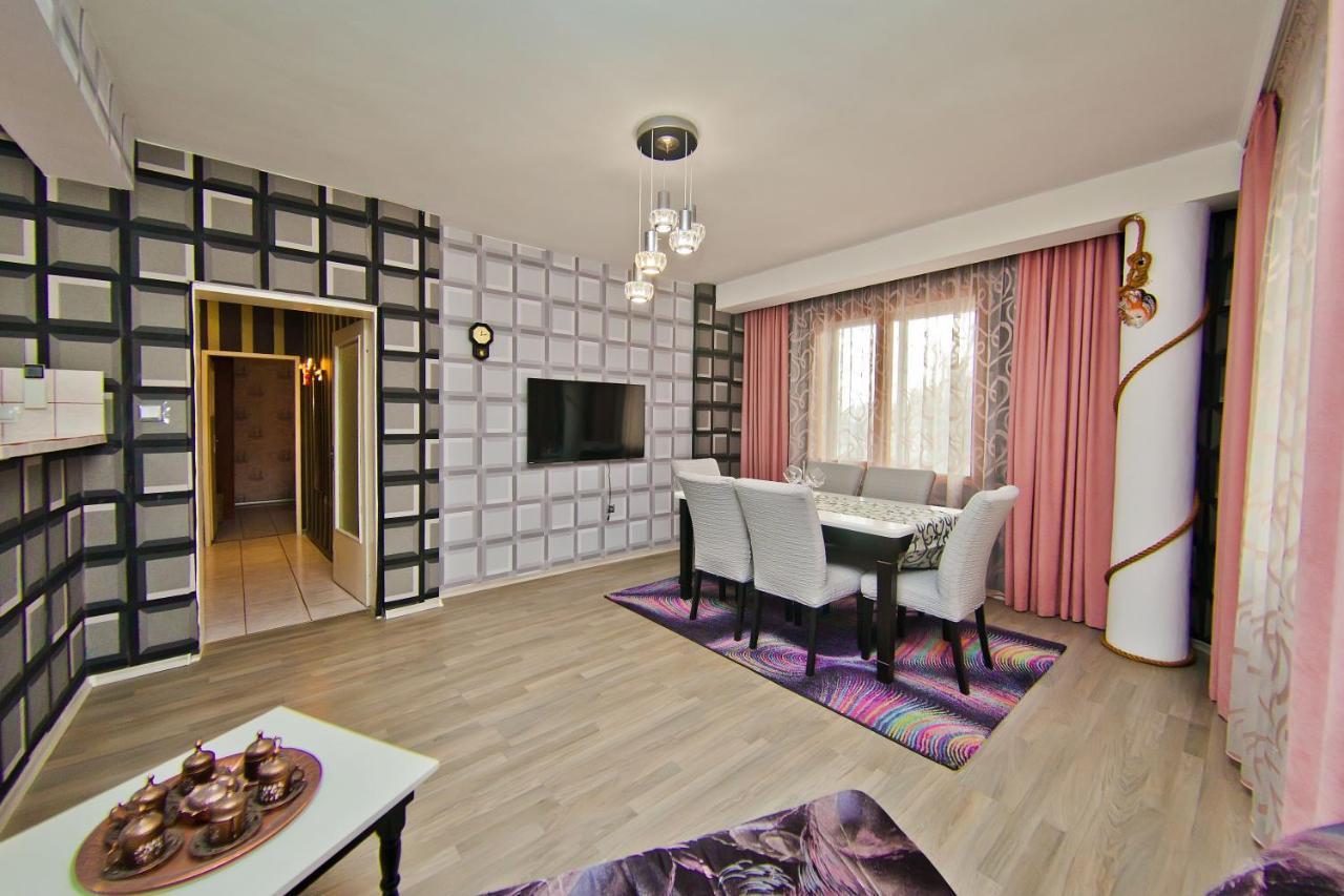 Perla 2-Bdrm In The Heart Of The City Várna Kültér fotó