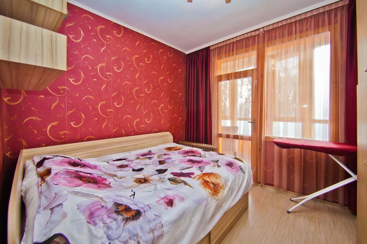 Perla 2-Bdrm In The Heart Of The City Várna Kültér fotó